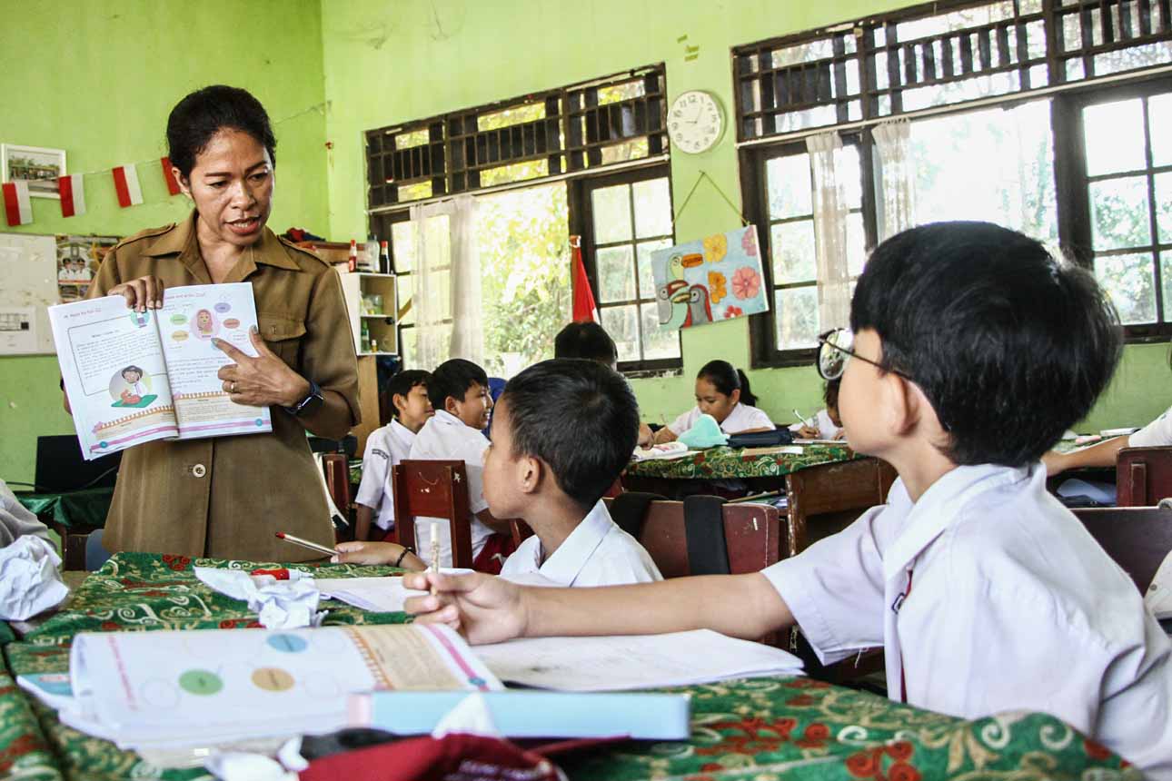 Berita Foto : Pemerintah Berikan Insentif kepada Guru sebagai Kado HUT ke-80 RI