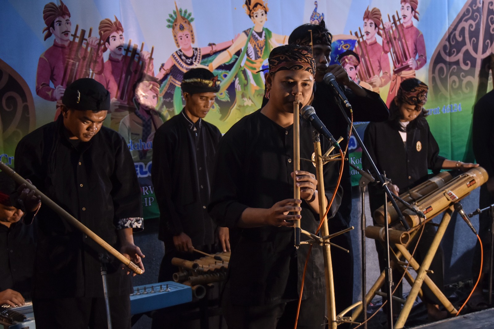 Kreasi musik tradisional bambu