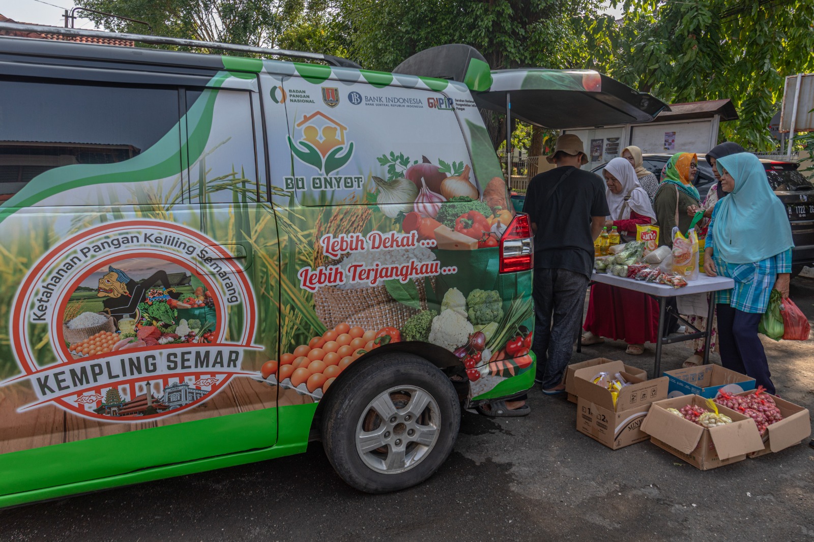 Program pasar murah Kempling Semar di Semarang