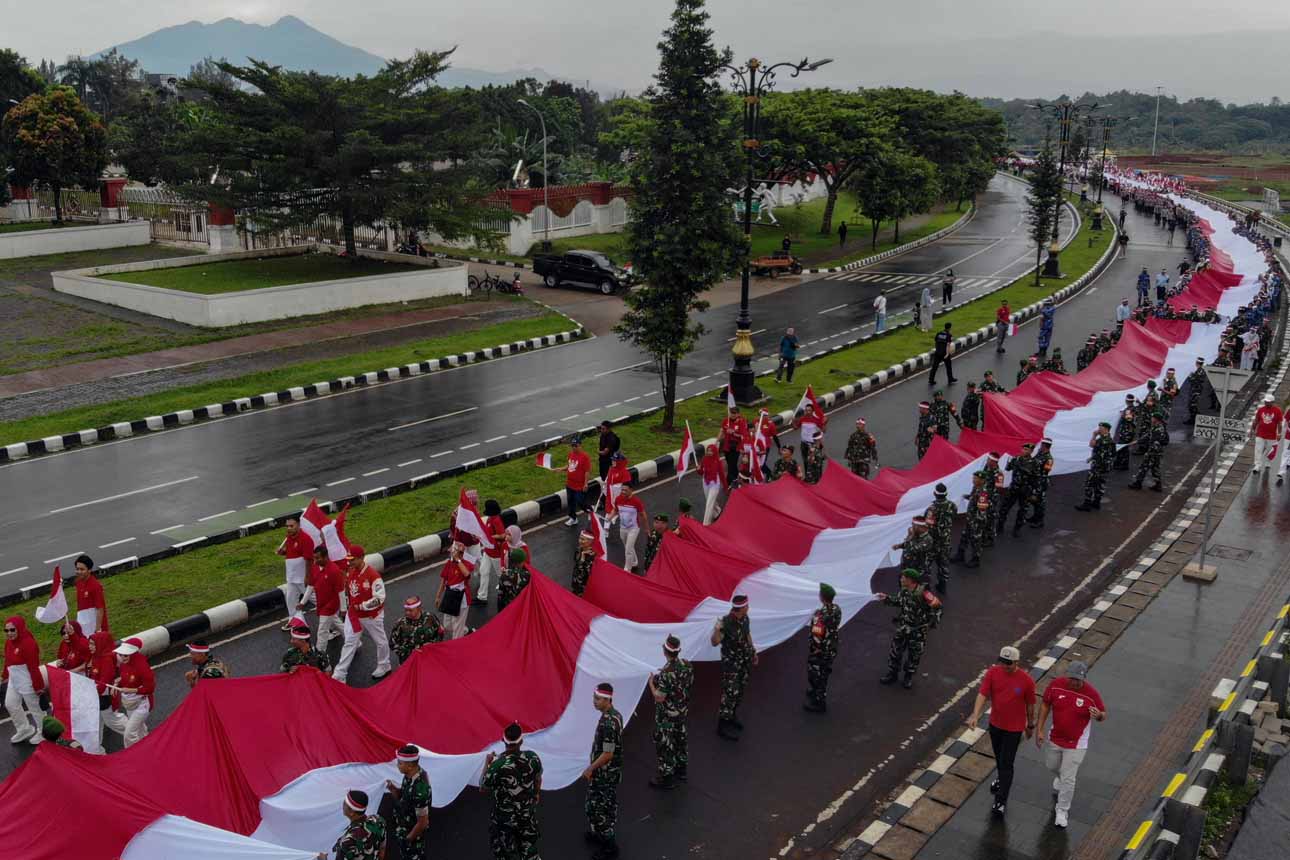 Berita Foto : Kabupaten Bogor Gelar Kirab Bendera Merah Putih