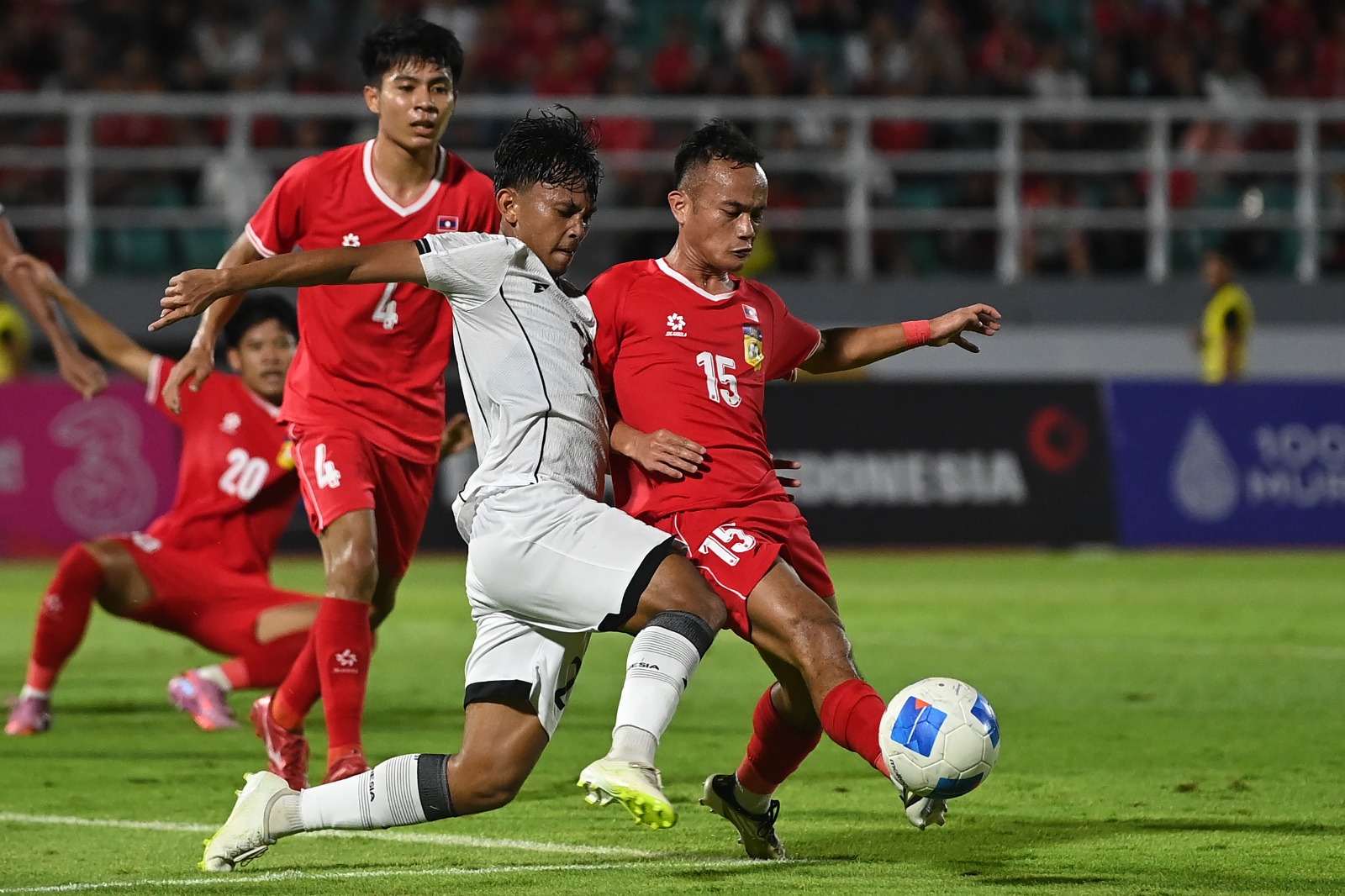 Foto: Pertandingan Timnas U-23 Indonesia melawan Laos berakhir imbang – Koran Jakarta ®