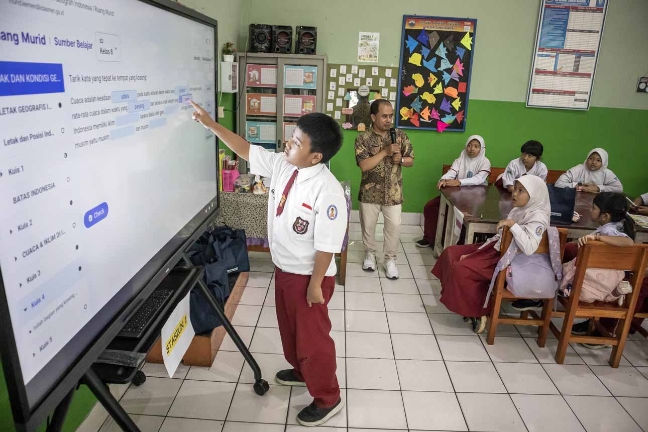 Foto: Usaha Menyediakan Layar Digital Cerdas untuk Sekolah – Berita Hari Ini dari Jakarta dan Seluruh daerah di Indonesia Foto: Usaha Menyediakan Layar Digital Cerdas untuk Sekolah – Berita Hari Ini dari Jakarta dan Seluruh daerah di Indonesia