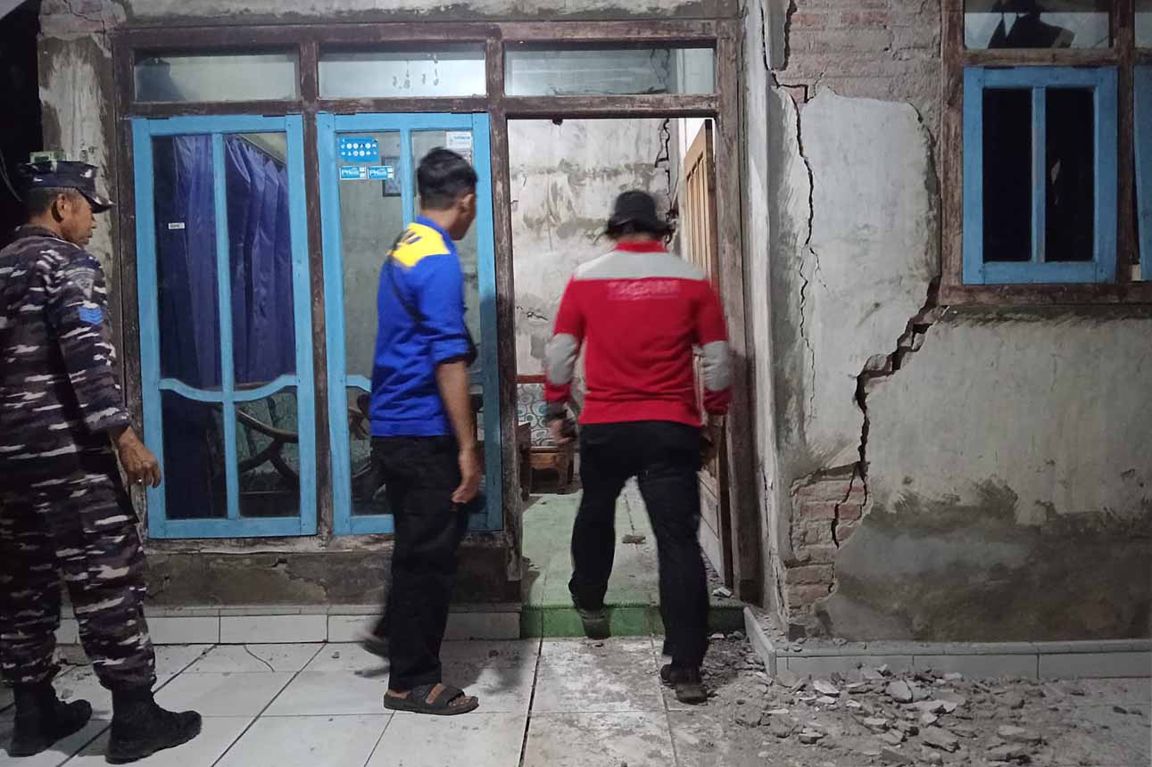 Foto: Dampak Gempa di Situbondo – Berita Terkini dari Jakarta dan Seluruh Daerah di Indonesia