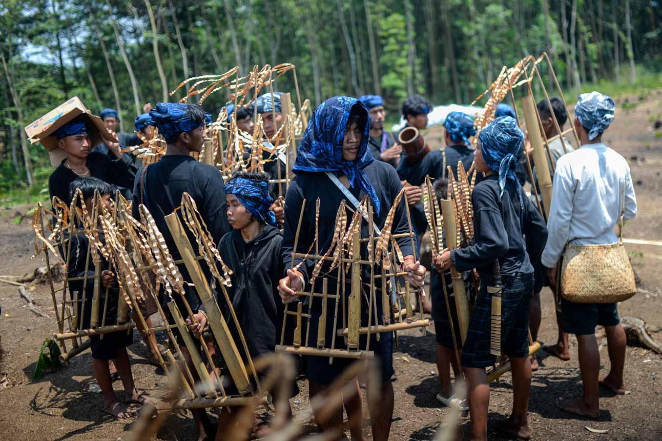 Foto: Tradisi Ngaseuk Menjelang Awal Musim Tanam Padi Suku Badui – Berita Hari Ini dari Jakarta dan Seluruh Indonesia