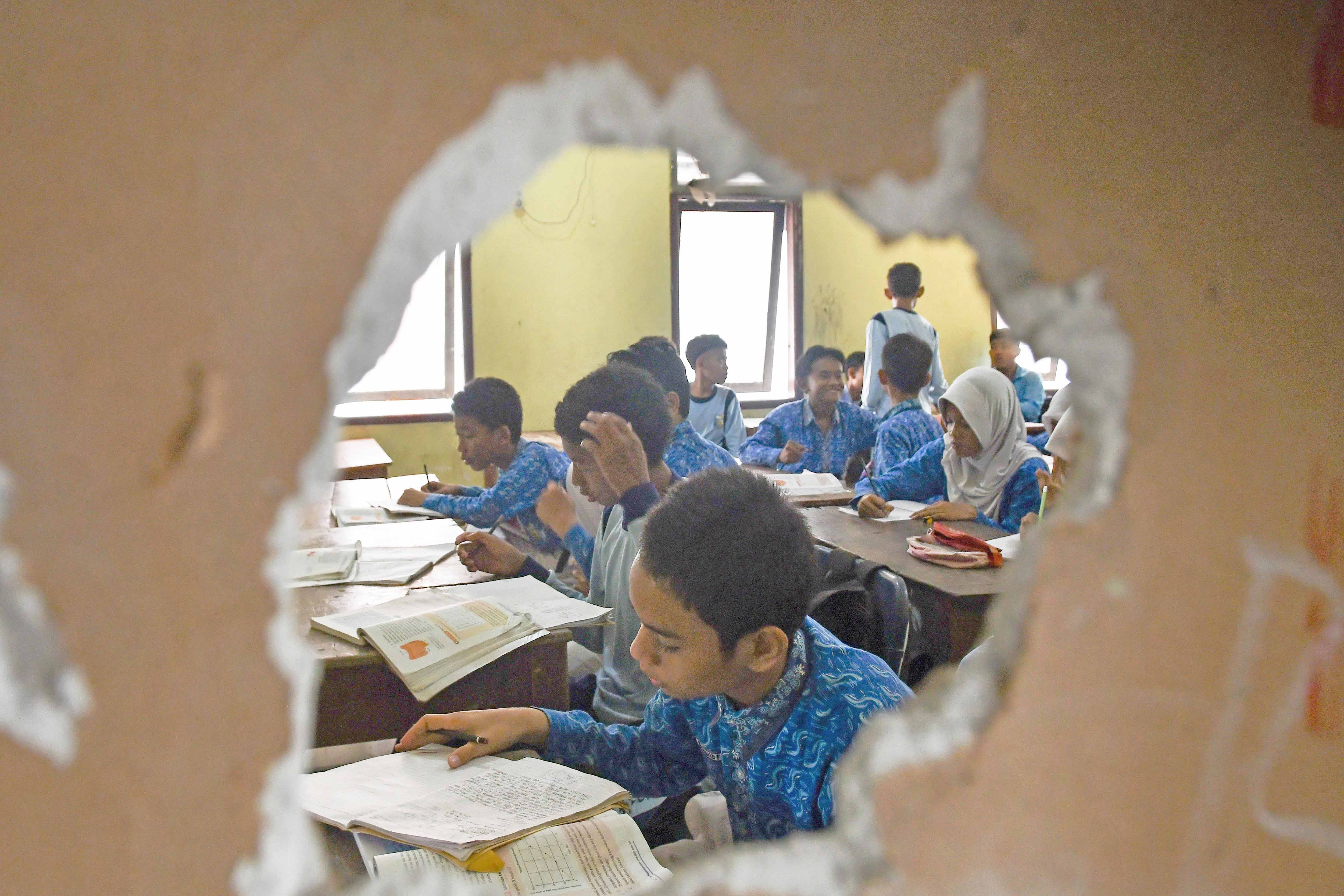 Foto: Kerusakan Bangunan SMP di Bekasi – Berita Terkini dari Jakarta dan Seluruh Indonesia