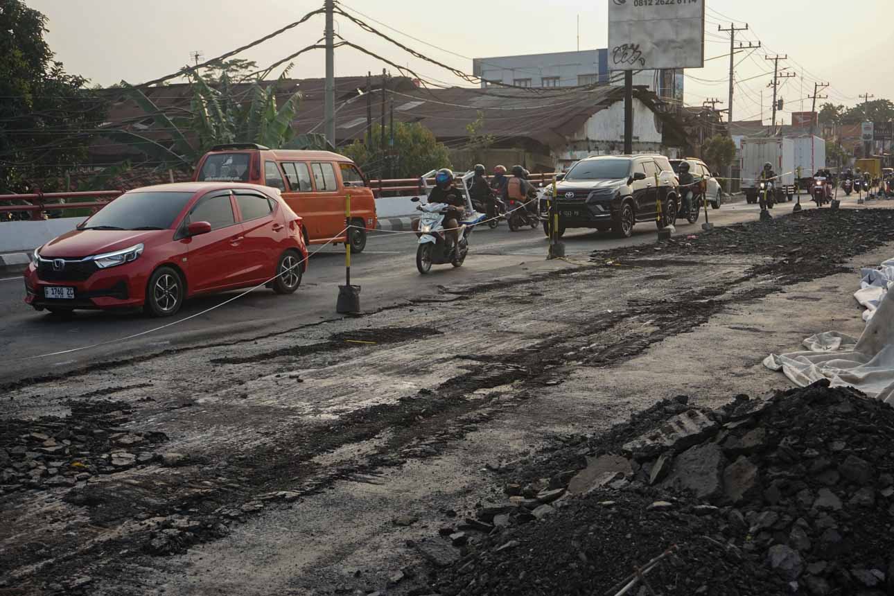Foto: Perbaikan Jalur Mudik Dipastikan Selesai Sebelum Libur Akhir Tahun – Berita Hari Ini dari Jakarta dan Seluruh Daerah di Indonesia