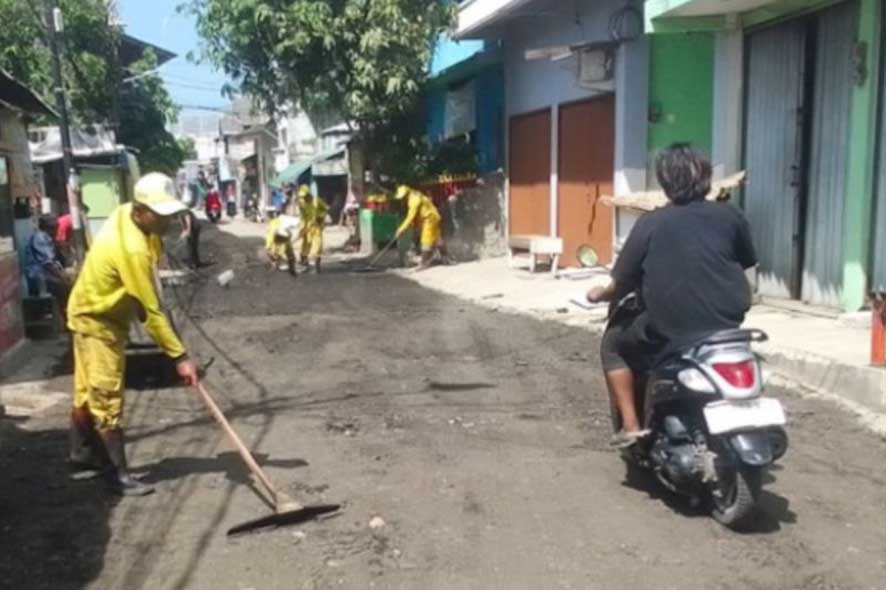 Perbaikan Jalan Rusak Sepanjang 650 Meter di Semper Barat