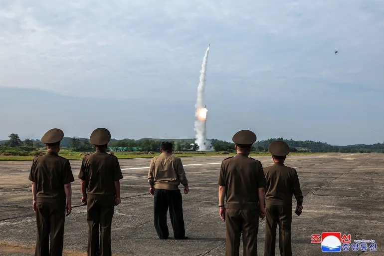 Korea Utara Luncurkan Serangkaian Rudal Balistik Jarak Pendek