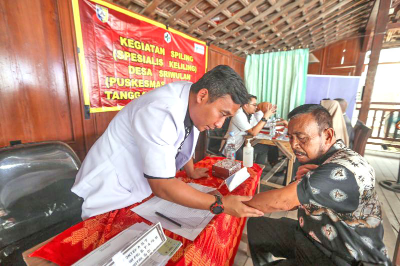 Pemprov Jateng kirim dokter antisipasi penyakit kulit dampak rob