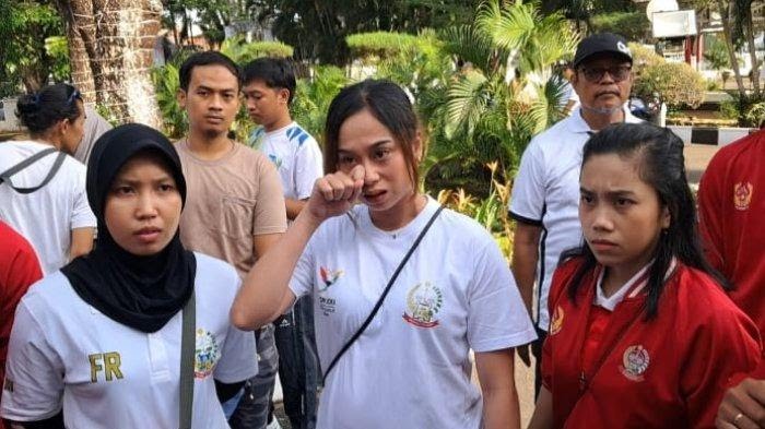 Air Mata di Atas Podium: Atlet Karate Sulsel Menangis, Bonus Juara Dipangkas hingga Rp50 Juta!