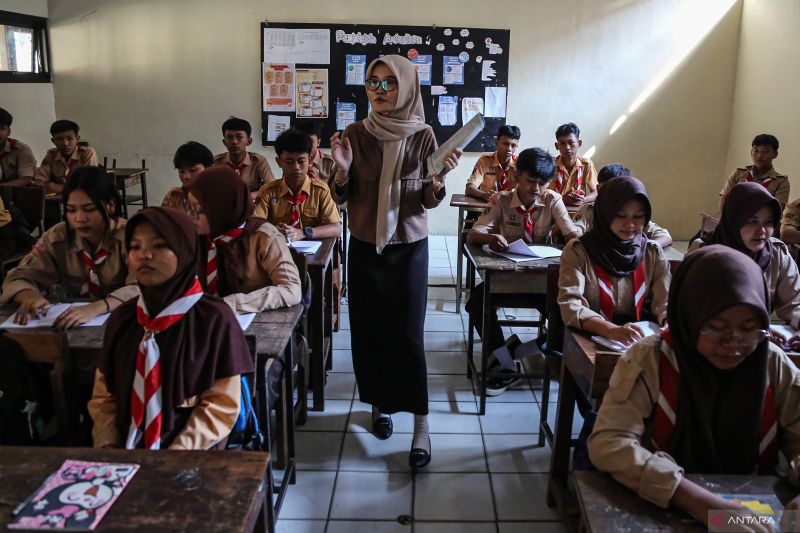 Legislator Usulkan Tata Ulang Anggaran Pendidikan untuk Sekolah Gratis