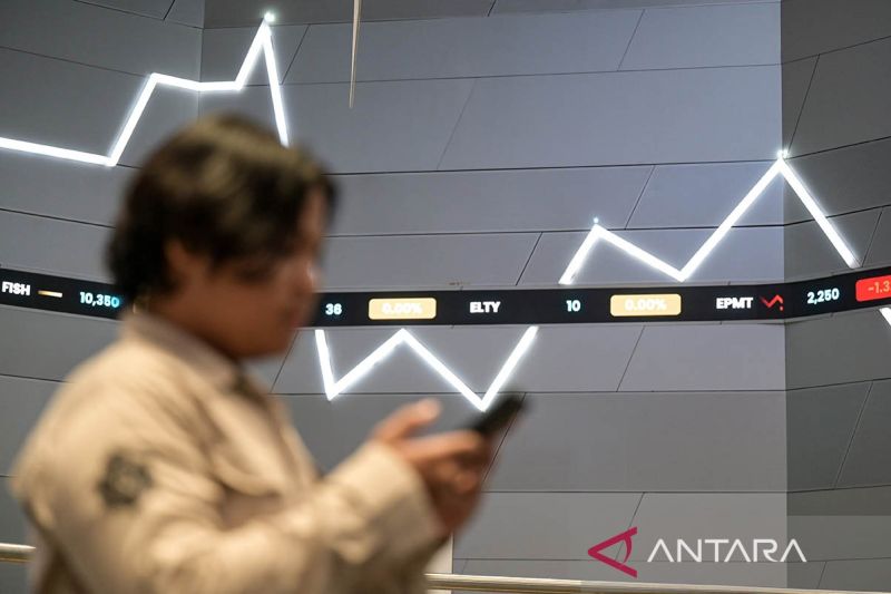 IHSG Kamis Pagi Dibuka Menguat 0,40 Persen