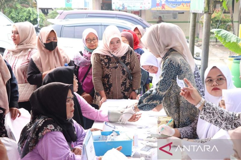 IBI Bekasi Berikan Layanan Kesehatan melalui Gebyar Hari Bidan
