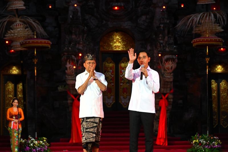 Kunjungan Gibran-Selvi Semarakkan Arena Wimbakara Tari Barong Ket PKB 2025