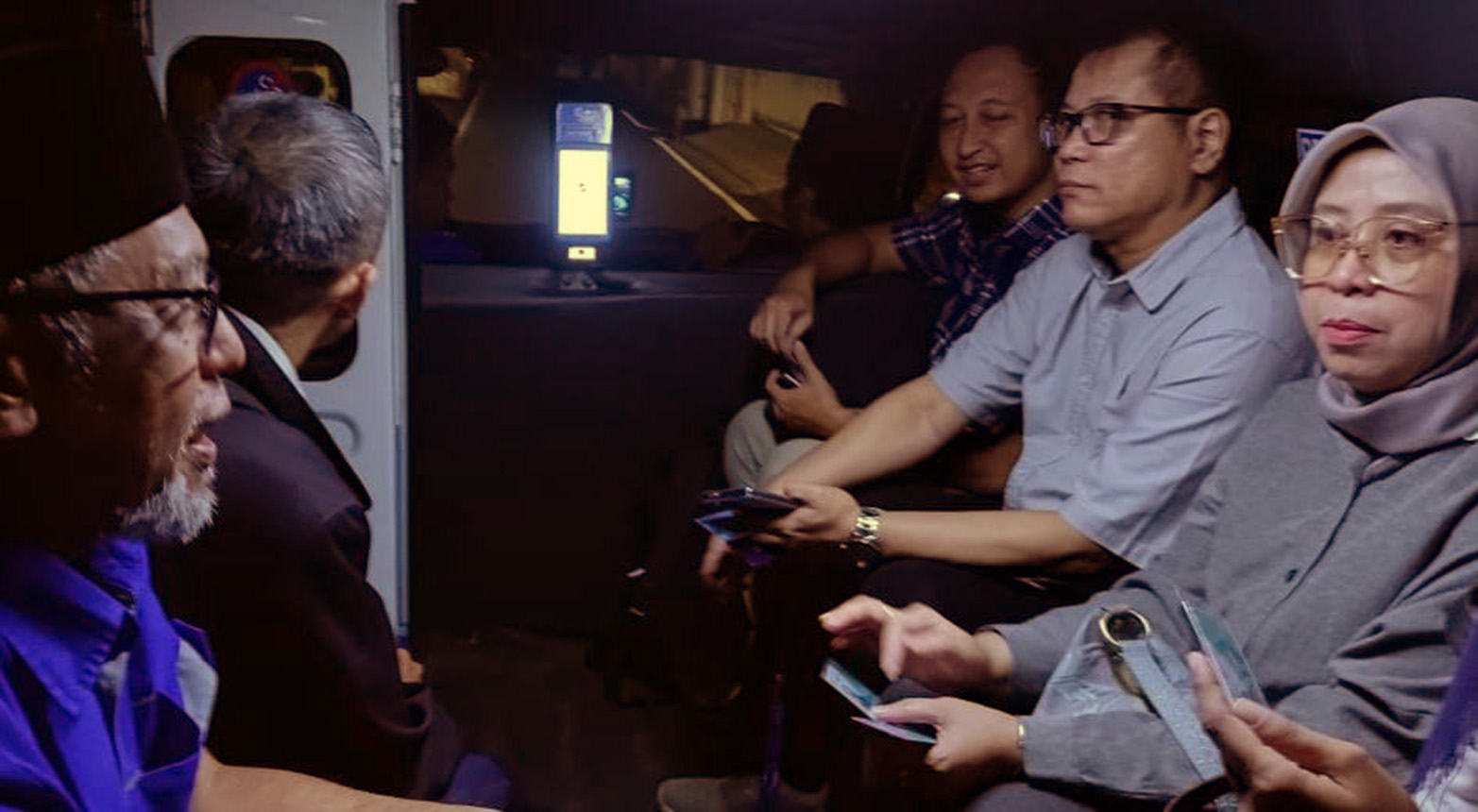 Gelar Perjalanan Bersama dan Peninjauan Kinerja, Direksi Transjakarta dan Purimas Jaya Dialog Langsung Dengan Penumpang