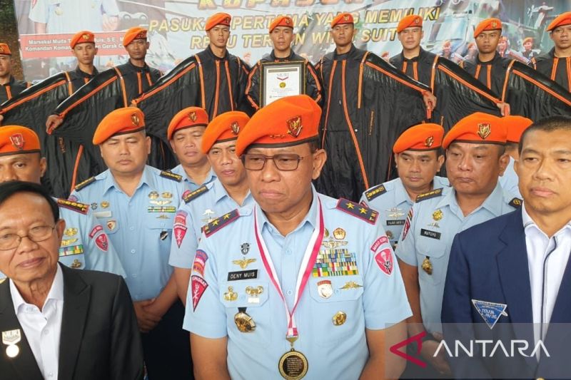 Gambar berita terkait Kopasgat Gandeng Atlet Terjun Wingsuit Luar Negeri untuk Latih Personel