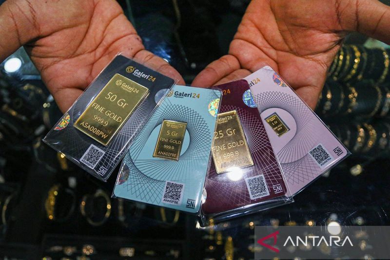 Harga Emas Antam Hari Ini N...