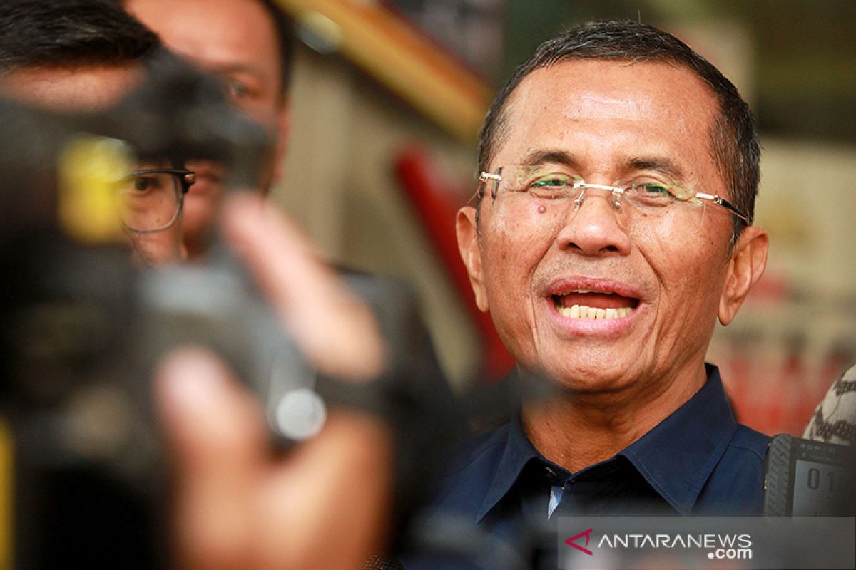 Gambar berita terkait Dahlan Iskan Resmi Jadi Tersangka, Kuasa Hukum Geregetan Tak Pernah Diberitahu!