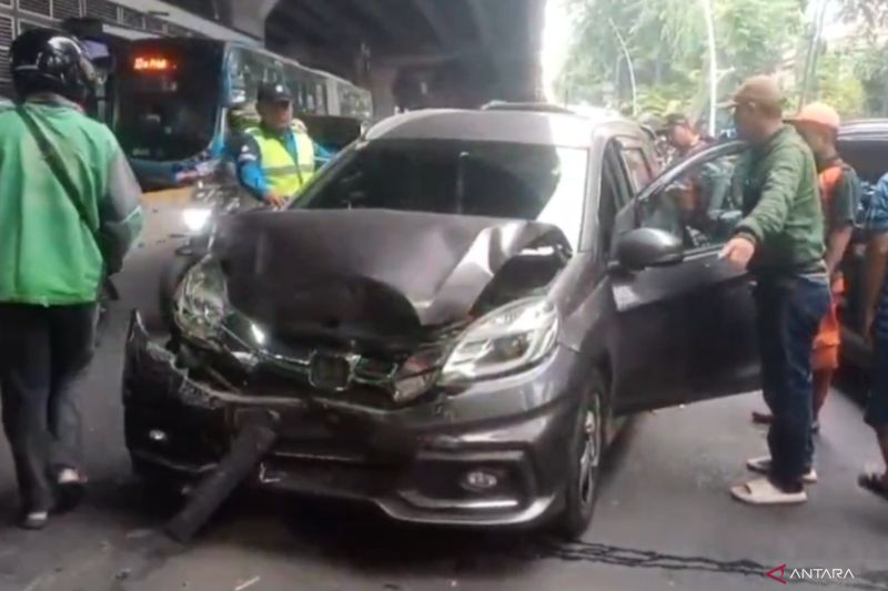 Dua Orang Luka akibat Kecelakaan Beruntun di Jaktim