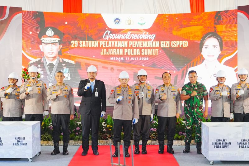 Gambar berita terkait Kapolri Hadiri Groundbreaking 29 SPPG Polda Sumut, Tegaskan Dukungan untuk Program MBG