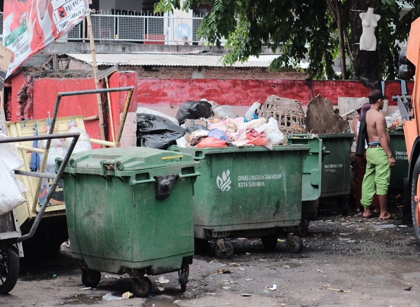 Lumayan Buat Ngopi, Pemkot Surabaya Beri Rp200 Ribu Bagi Pelapor Pembuang Sampah Sembarangan