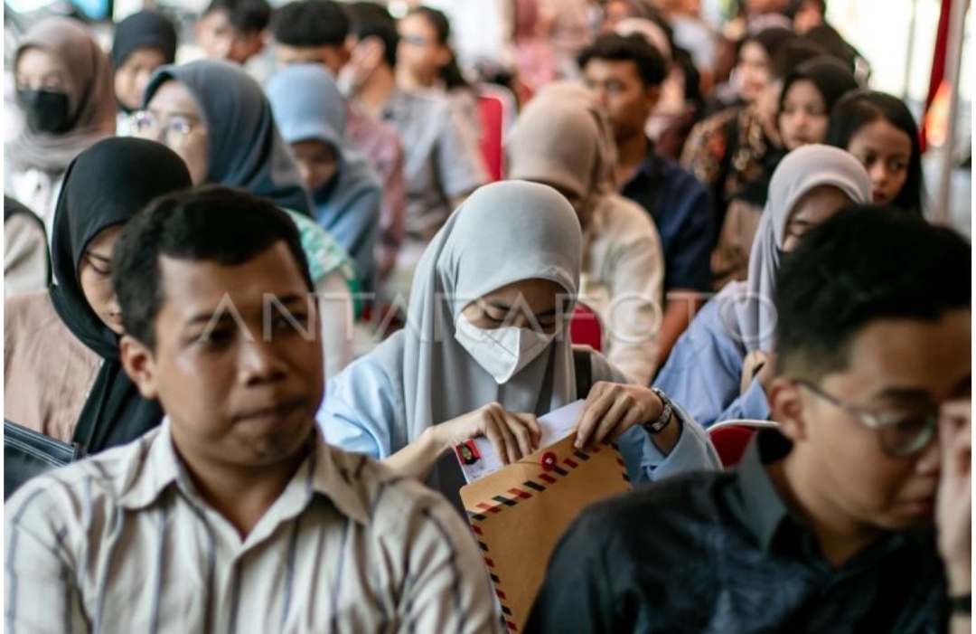Tak Cukup Bantuan Sosial untuk Atasi PHK, Apindo Minta Aksi Konkret Buka Lapangan Kerja!