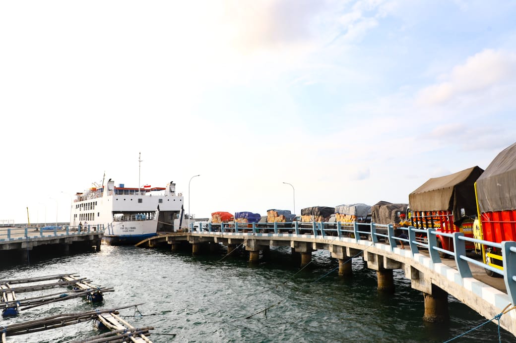 Khofifah: Penyeberangan Ketapang - Gilimanuk akan Prioritaskan Kendaraan Di Bawah 35 Ton dan Pengangkut Barang Cepat Busuk