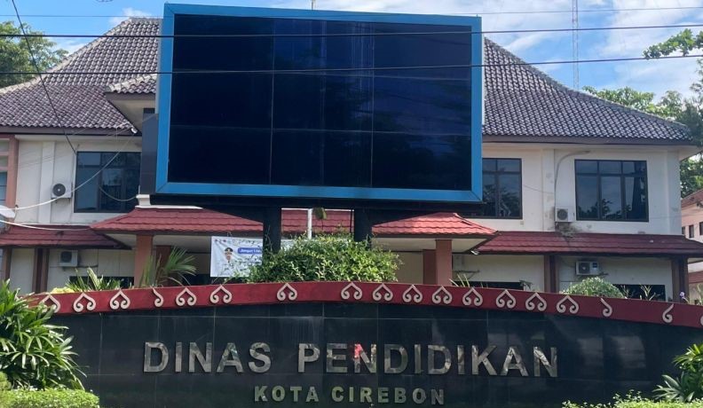 Disdik Kota Cirebon Tepis Isu Pungutan Seragam Sekolah