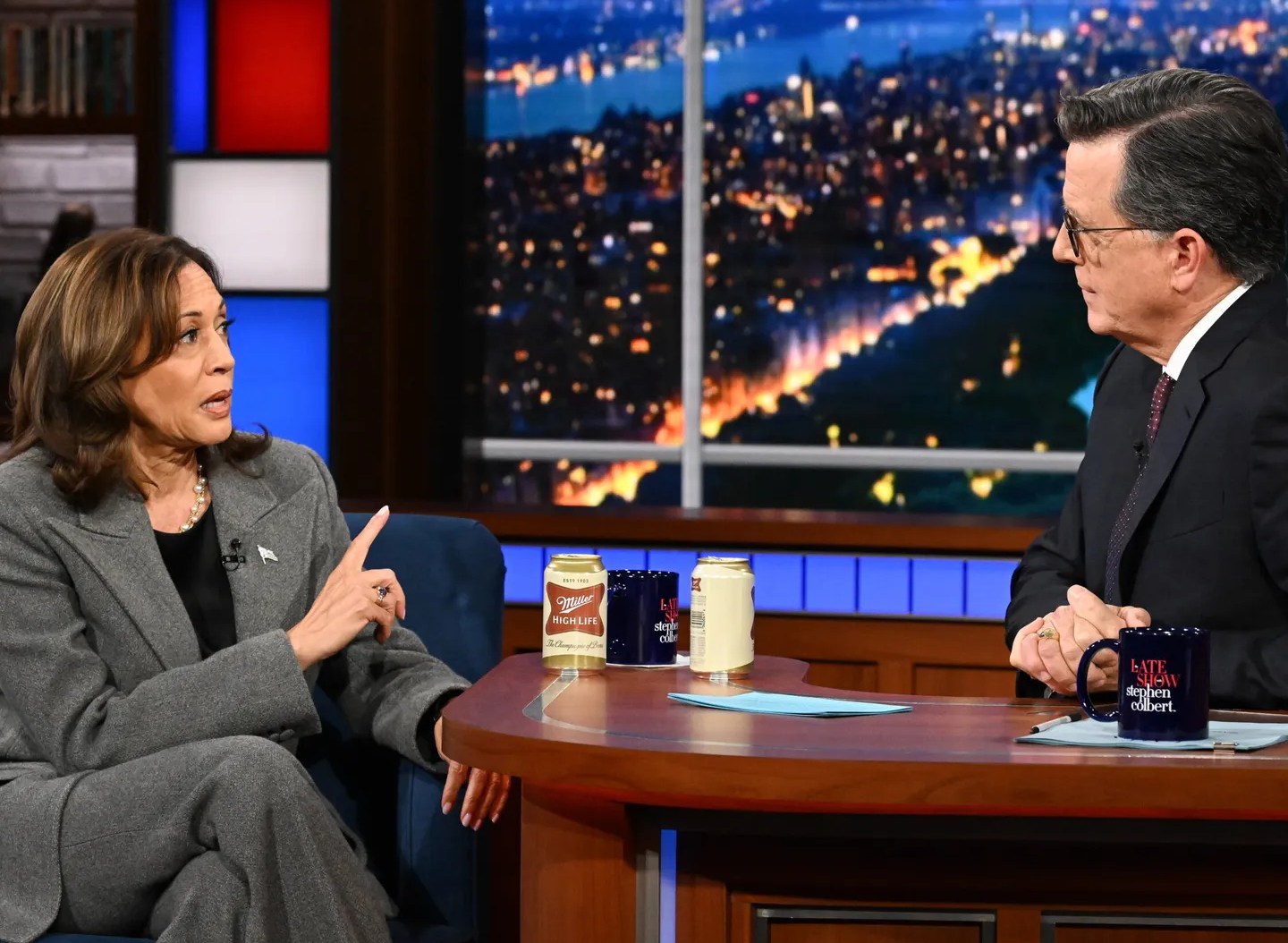Tampil di 'Late Show' Stephen Colbert, Kamala Harris Ungkap Tidak akan Maju Lagi dalam Pemilu
