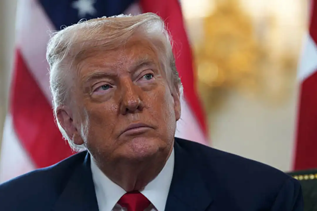 Mirip Skripsi, Trump Merevisi Tarif ke Puluhan Negara 