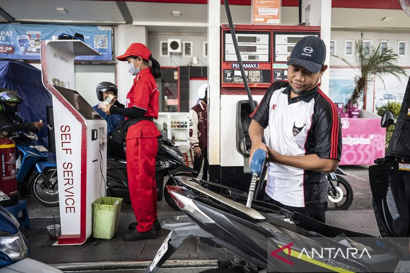 Mulai 1 Agustus, Harga Pertamax Turun Jadi Rp12.200 per Liter
