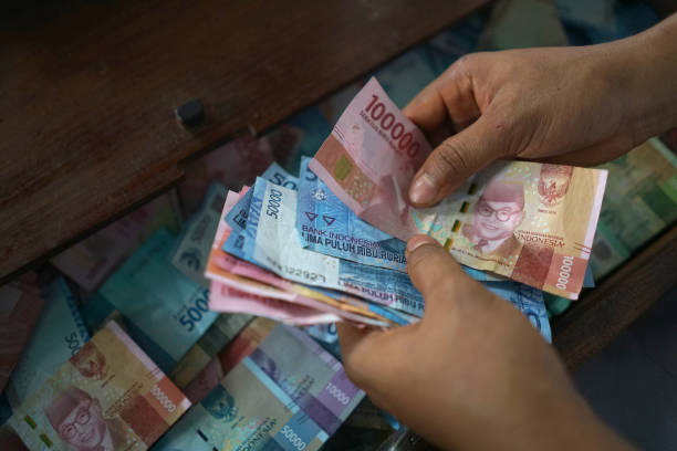 Rupiah Melemah ke Level Rp 16.510 per Dollar AS, Tertekan Data Inflasi AS