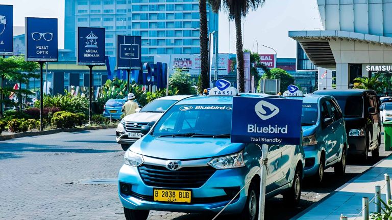 Strategi Perusahaan Efektif, Pendapatan Bluebird Tumbuh 15%