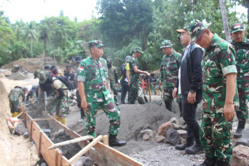 TMMD Kodim 1309/Manado Bangun Jalan-Rehabilitasi RTLH di Bengkol