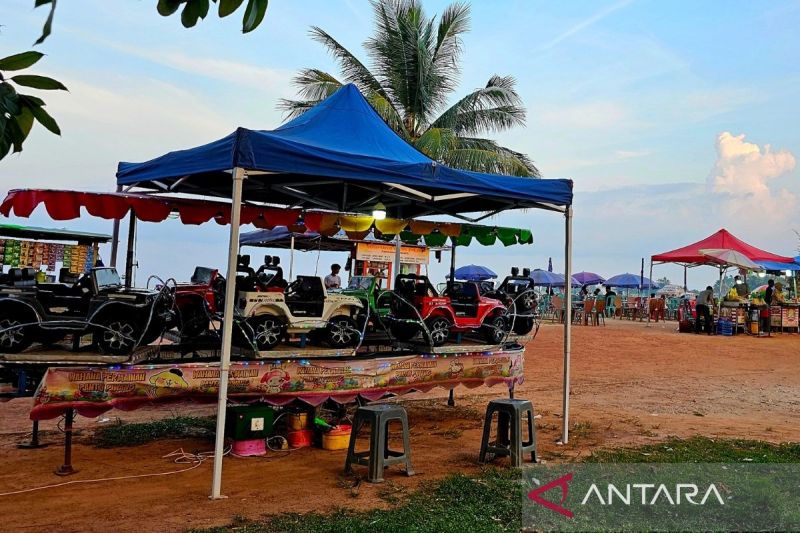 UMKM di Pantai Piwang Kini Bebas Pungli, Pemkab Natuna Lakukan Penertiban
