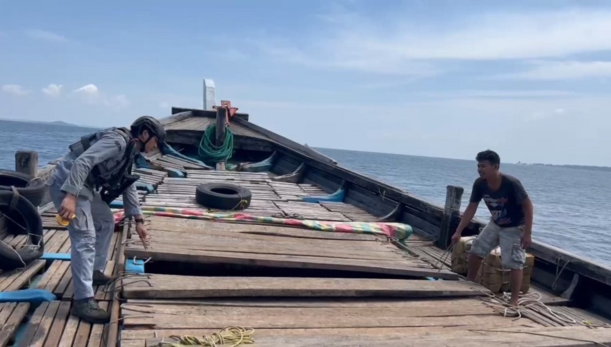 Bakamla RI Gagalkan Penyelundupan Bawang Merah Ilegal di Perairan Pulau Galang