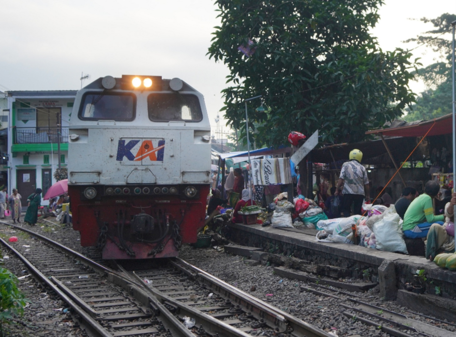 Perbaikan Jalur Cirebon Tuntas, Keberangkatan Kereta Dari...