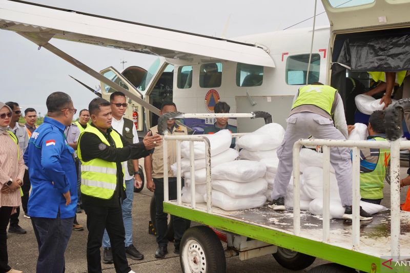 Operasi Modifikasi Cuaca Berhasil Turunkan Hujan di Solok, Bantu Atasi Karhutla