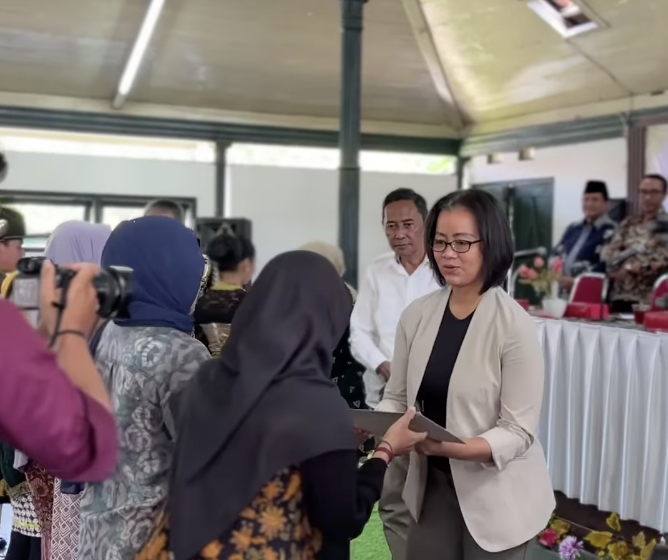 Kraton Serahkan 83 Serat Kekancingan ke Warga Bantul