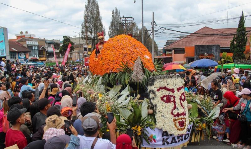 Sajikan Hasil Bumi, Pengunjung Festival Bunga dan Buah Tanah Karo 2025 Capai 80.000 Orang