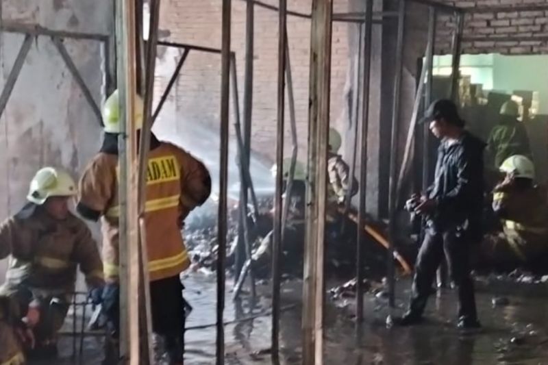 Pusat Komputer Mangga Dua Square Terbakar, Empat Orang Alami Luka-luka