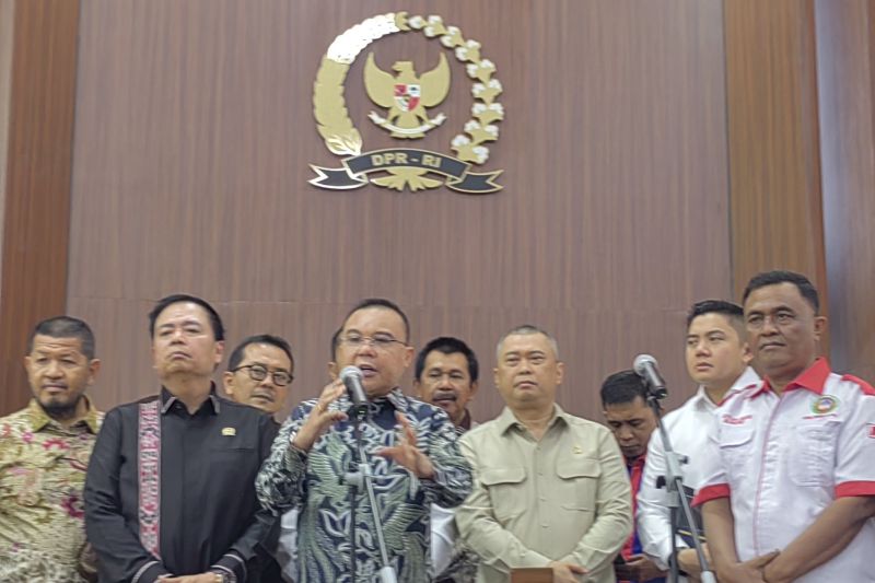 Pemerintah, DPR, dan Asosia...