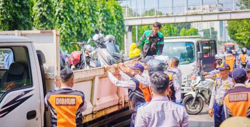 Dishub Jaksel Cabut Pentil ...