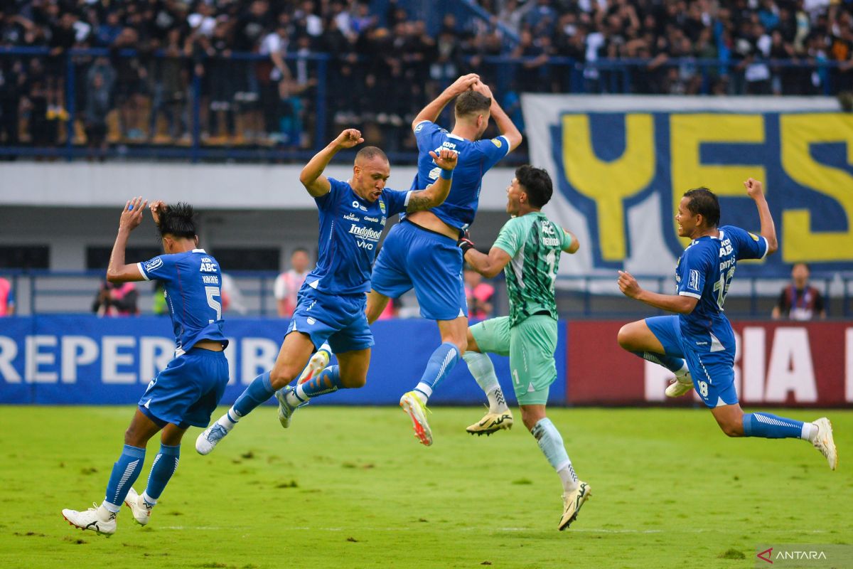 Persib Bandung Dikalahkan Kasus Rumput, Tak Buka Liga Super