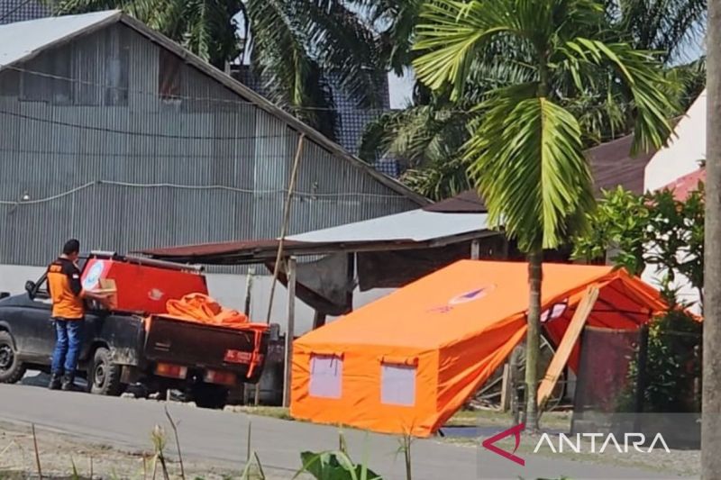 BPBD Aceh Barat Dirikan Tenda di Halaman Rumah Korban Angin Kencang