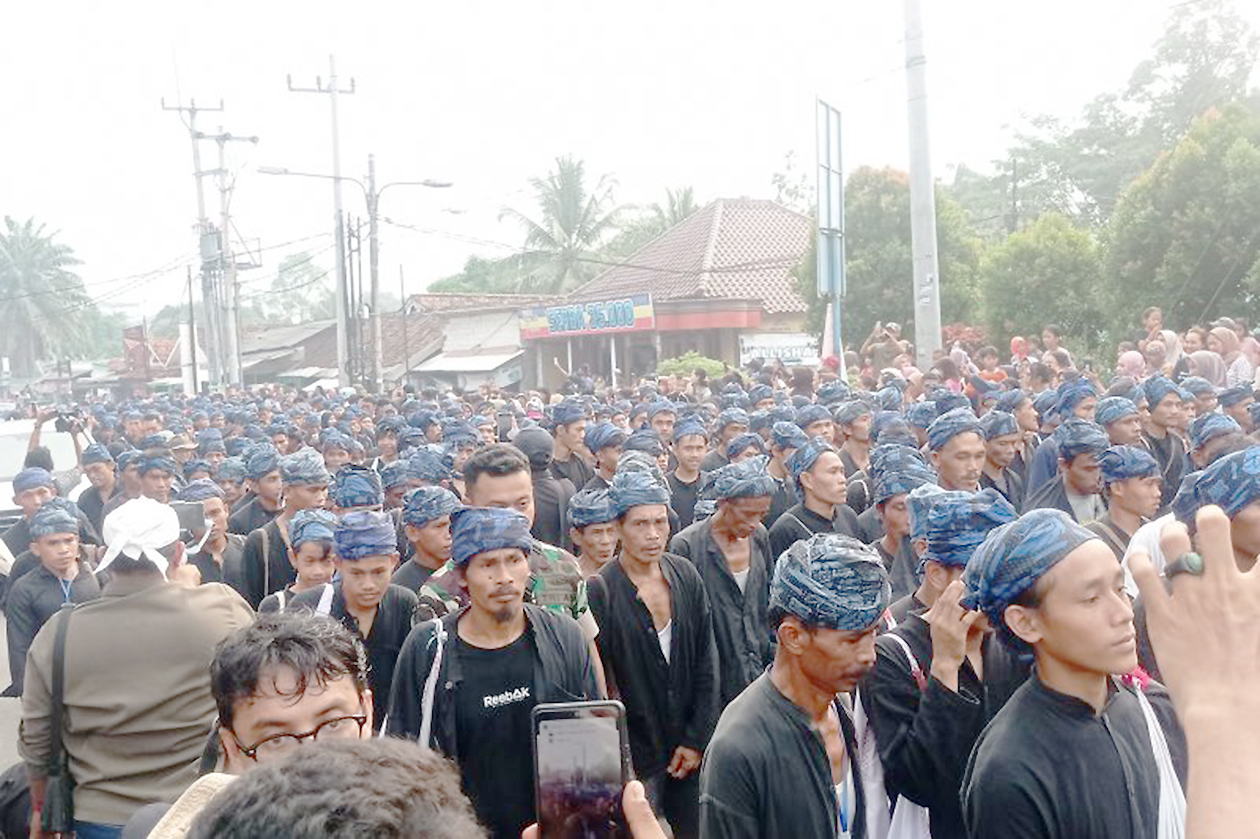 Suku Badui Garap Ladang Pad...