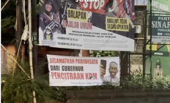 Gara-gara Larang Study Tour, Gubernur Jabar Dedi Mulyadi Disambut Spanduk Sindiran di Sleman Yogya
