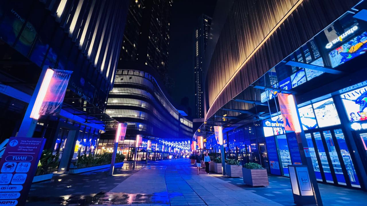 Tempat Belanja Ikonik, Arsitektur Futuristik Bikin Belanja menjadi Nyaman