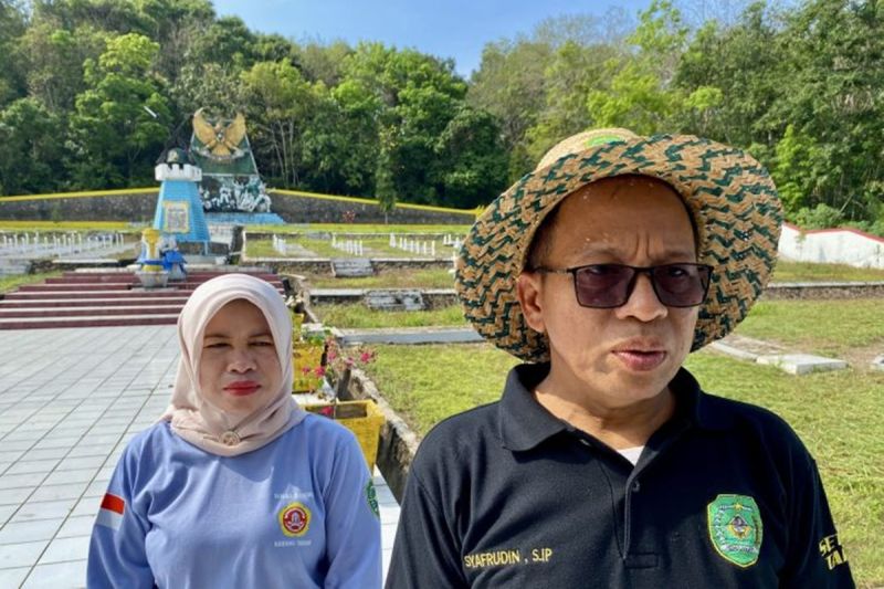 Peringatan HUT ke-80 RI, Dinas Sosial Tapin Lakukan Pembenahan Makam Pahlawan Puspa Raya