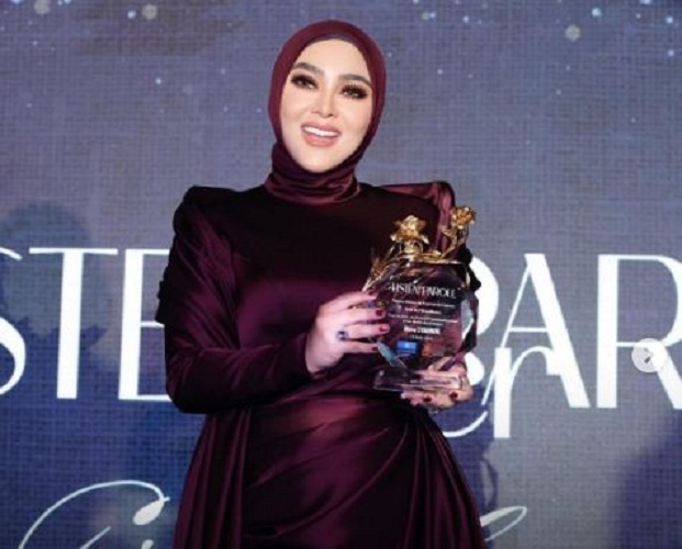 Gambar berita terkait Tren "Influencer" Sekarang: Asal Klaim Penghargaan Agar Tampak Pintar